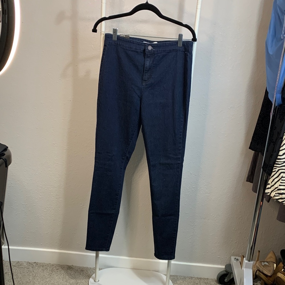 Navy Women's Skinny Jeans‎